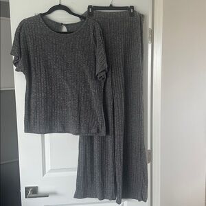 Charcoal Gray Ribbed Knit Top and Pants Set size XL